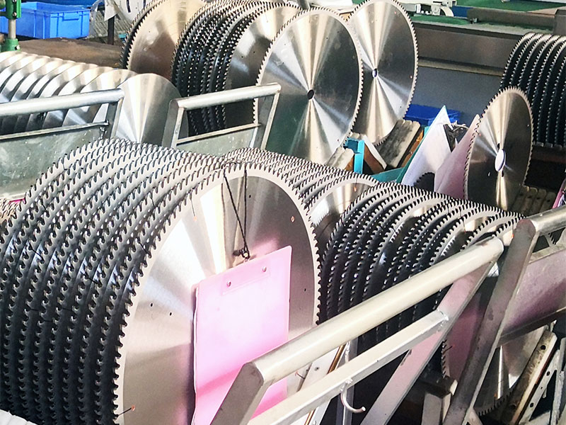 كيفية: صقل الخشب